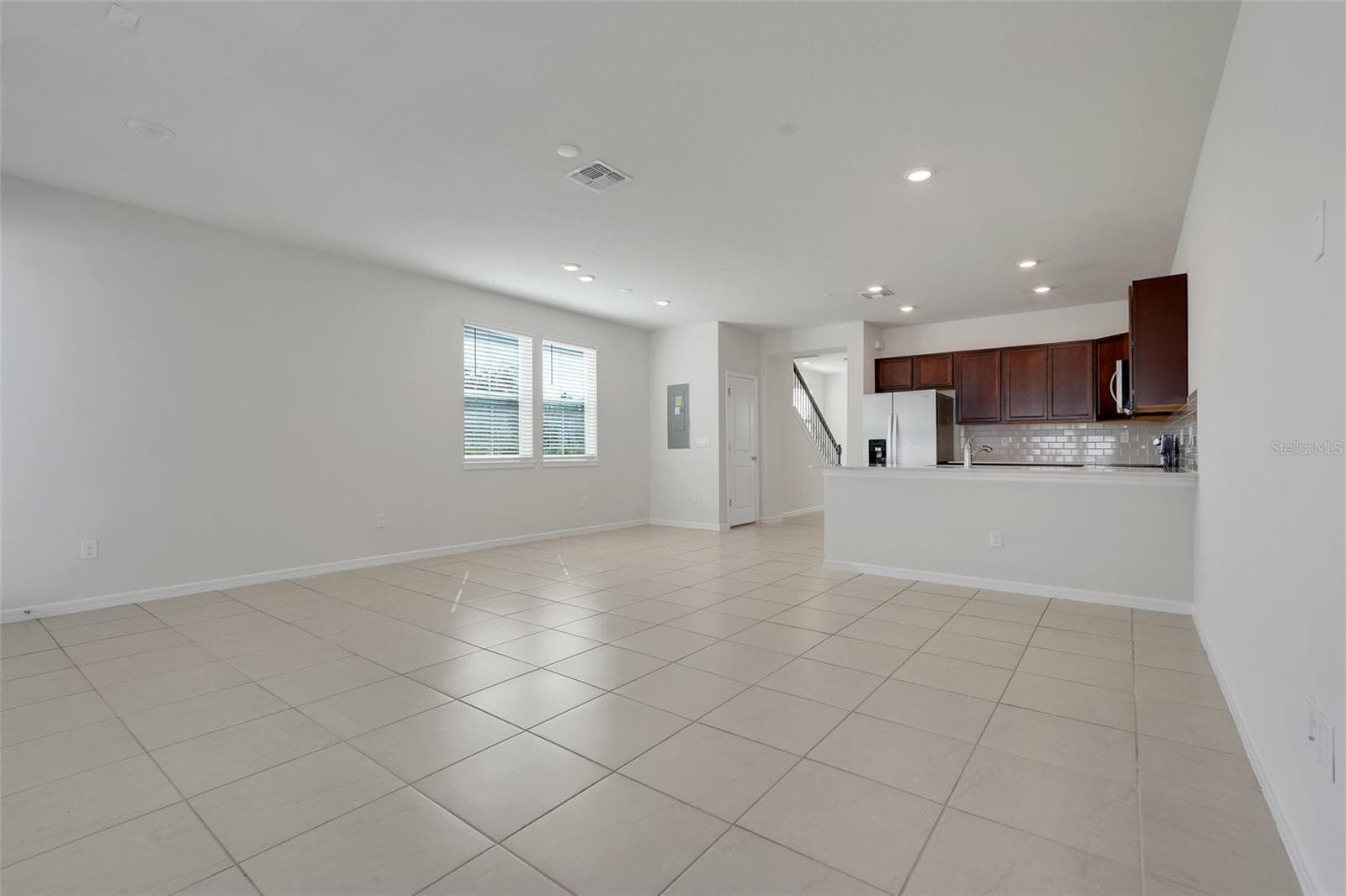 Townhouse at 10481 FOLLY BEACH RD, ORLANDO, photo 8 of 50