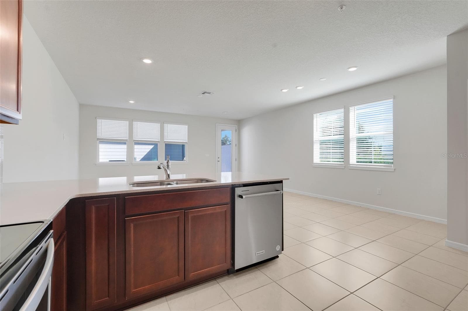 Townhouse at 10481 FOLLY BEACH RD, ORLANDO, photo 13 of 50