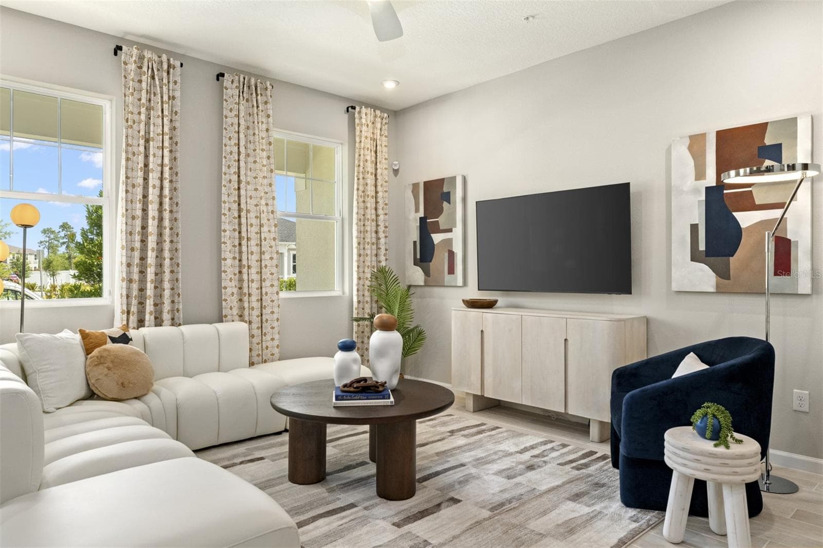 Meridian Parks Aurora Model Great Room - 10143 MILESTONE CIR, ORLANDO