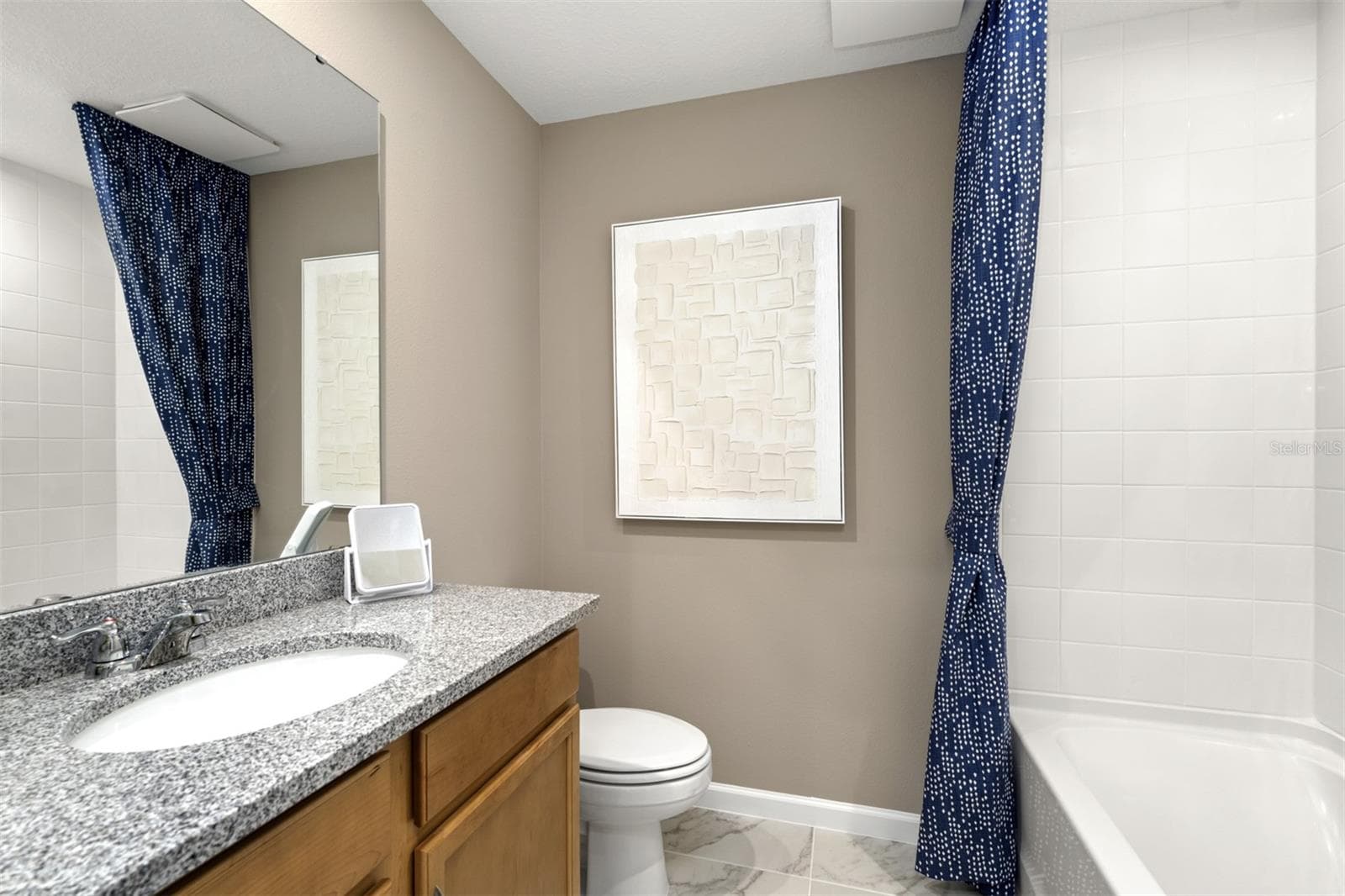 Meridian Parks Aurora Model Bathroom 2 - 10143 MILESTONE CIR, ORLANDO