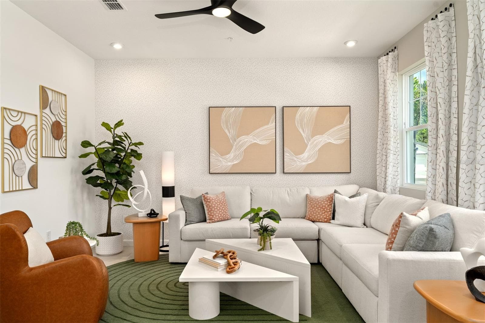 Meridian Parks Catalina II Model Great Room - 10155 MILESTONE CIR, ORLANDO