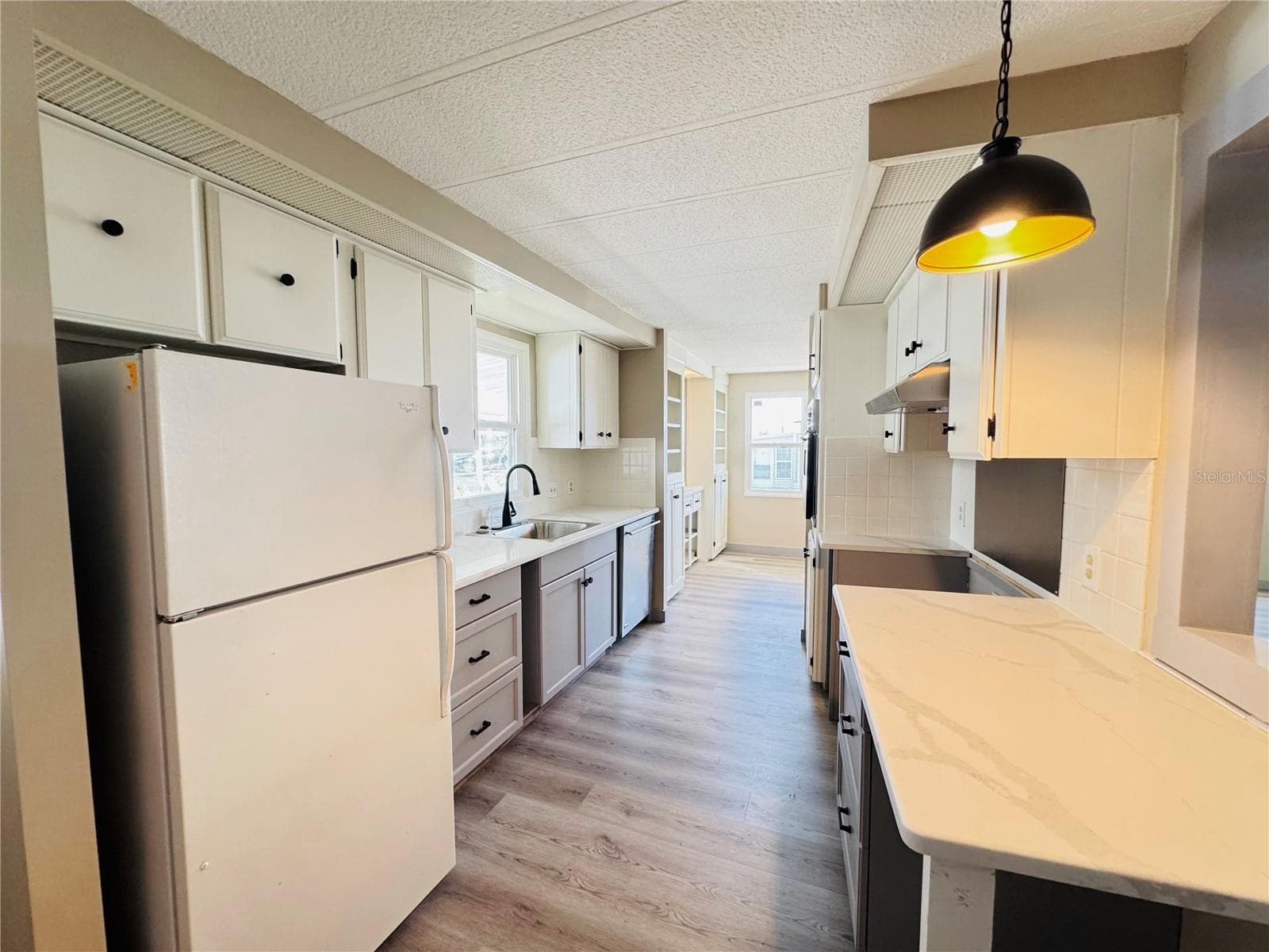 Manufactured Home at 488 MARINA LN, TAVARES, photo 6 of 29