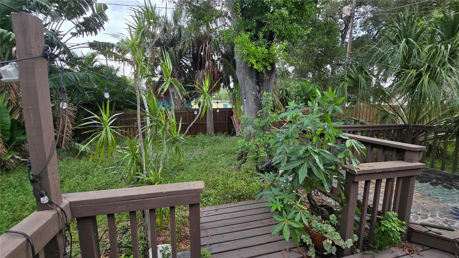 Single Family Residence at 1600 DELAWARE AVE NE, ST PETERSBURG, photo 2 of 24