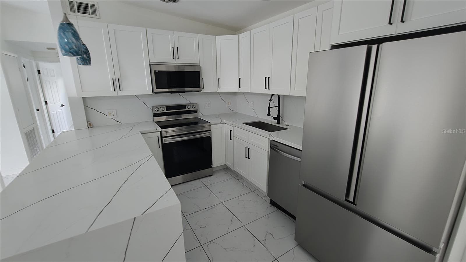 Single Family Residence at 1600 DELAWARE AVE NE, ST PETERSBURG, photo 18 of 24