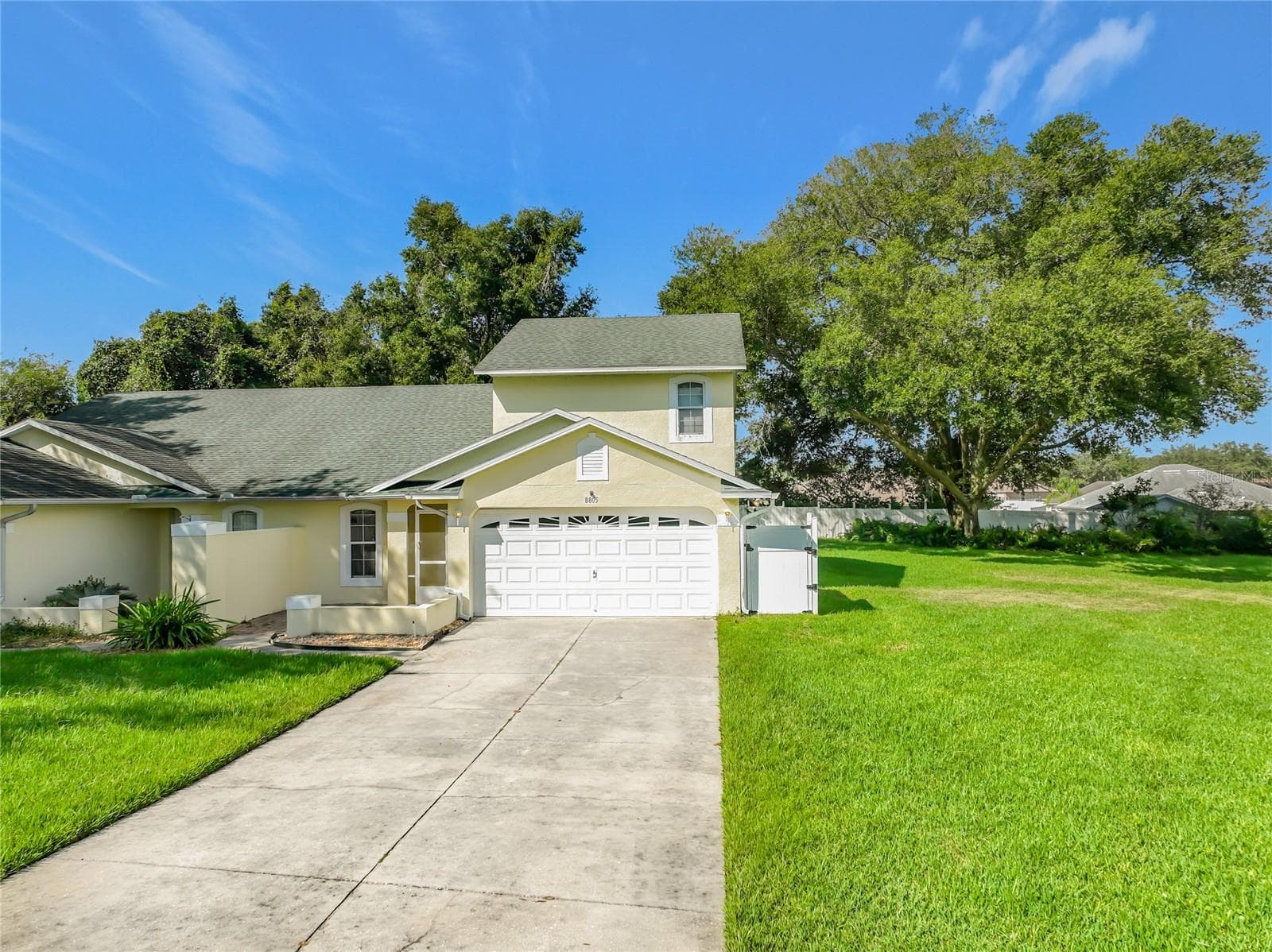 Single Family Residence at 8805 COURTYARD LN, GROVELAND, photo 2 of 92