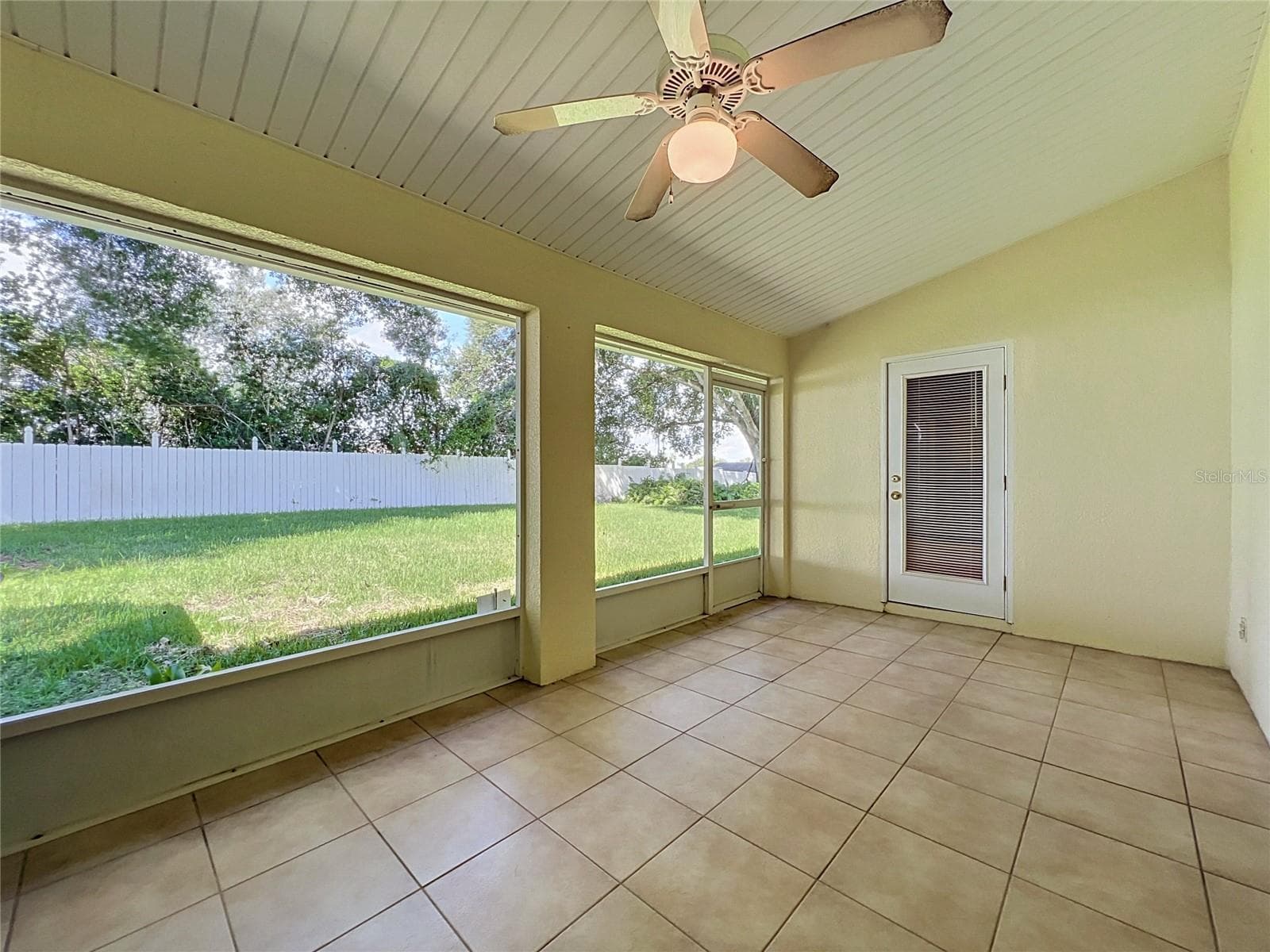 Single Family Residence at 8805 COURTYARD LN, GROVELAND, photo 13 of 92