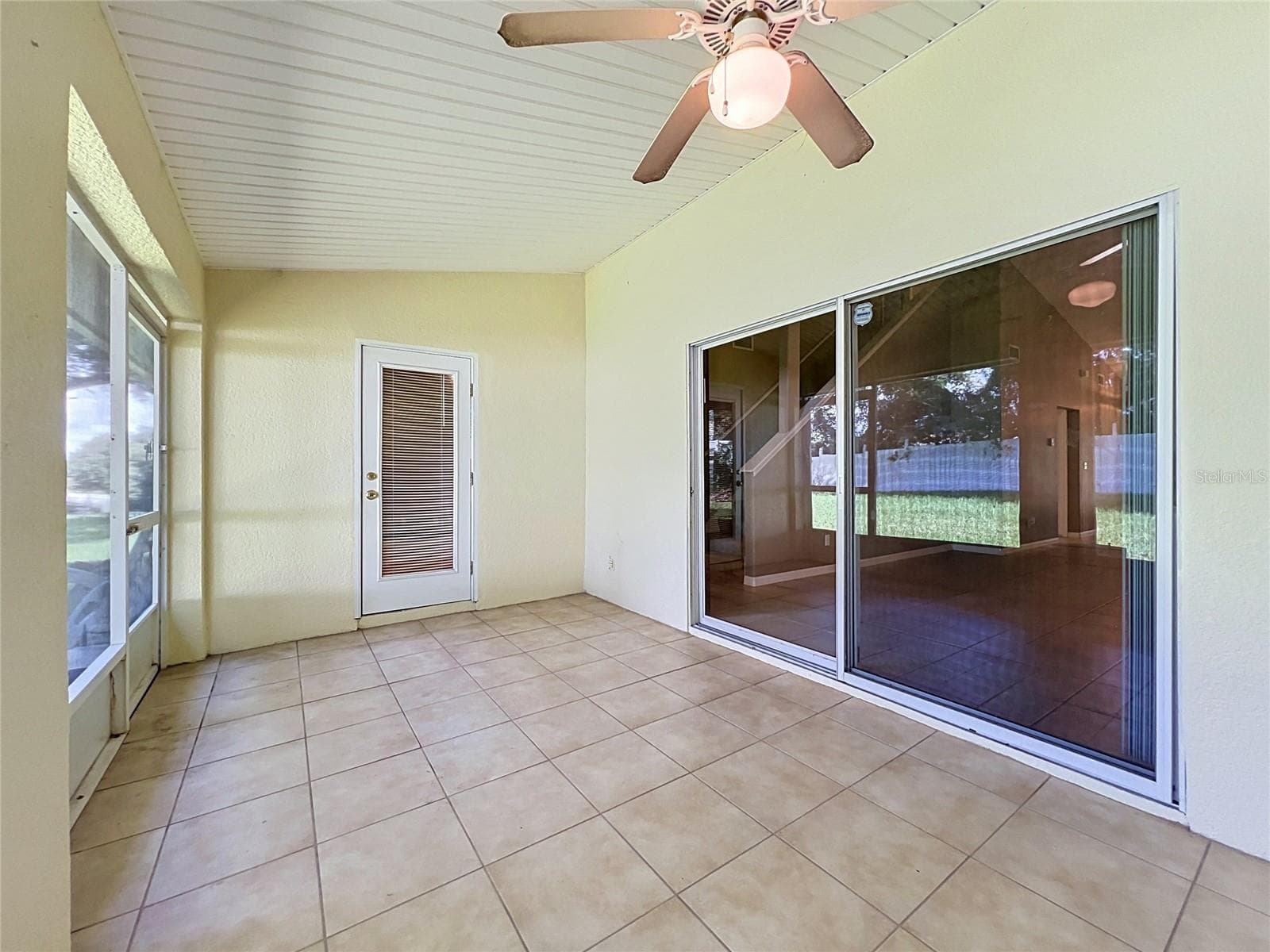 Single Family Residence at 8805 COURTYARD LN, GROVELAND, photo 14 of 92