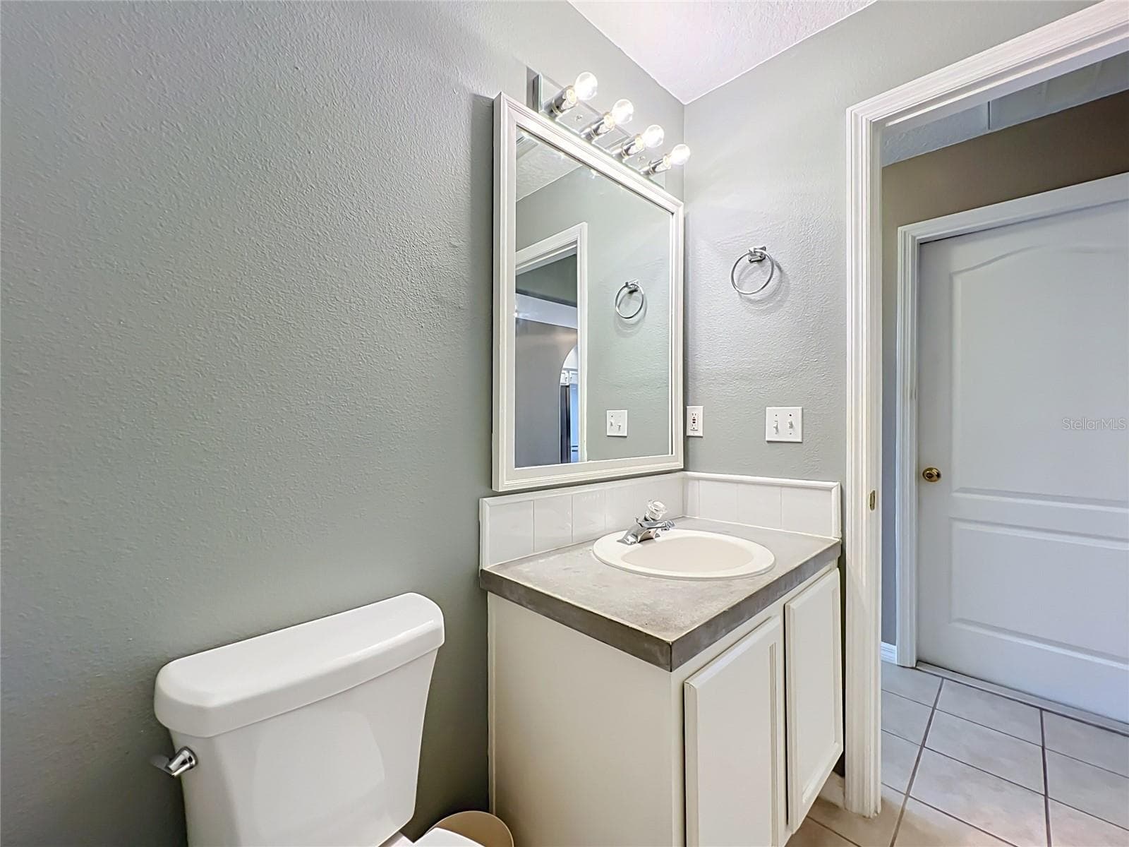 Single Family Residence at 8805 COURTYARD LN, GROVELAND, photo 25 of 92