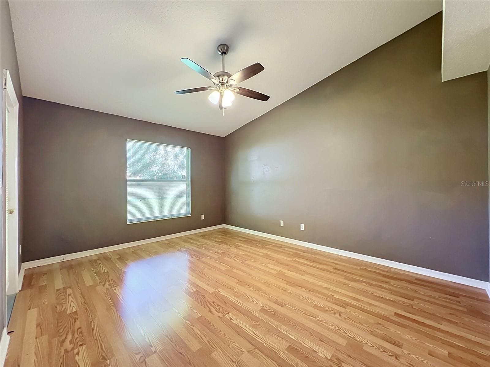 Single Family Residence at 8805 COURTYARD LN, GROVELAND, photo 26 of 92