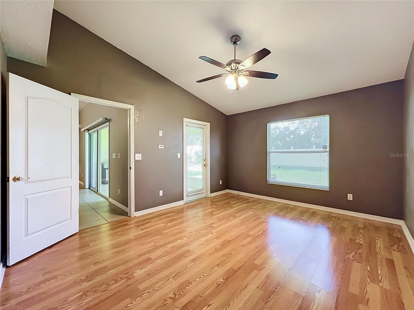 Single Family Residence at 8805 COURTYARD LN, GROVELAND, photo 27 of 92