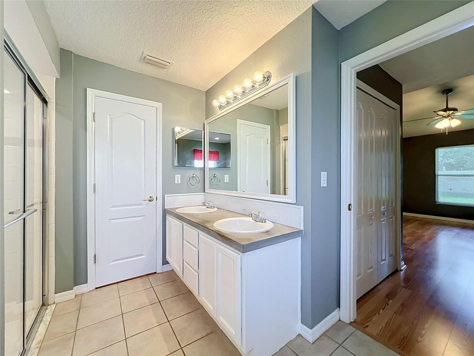 Single Family Residence at 8805 COURTYARD LN, GROVELAND, photo 38 of 92