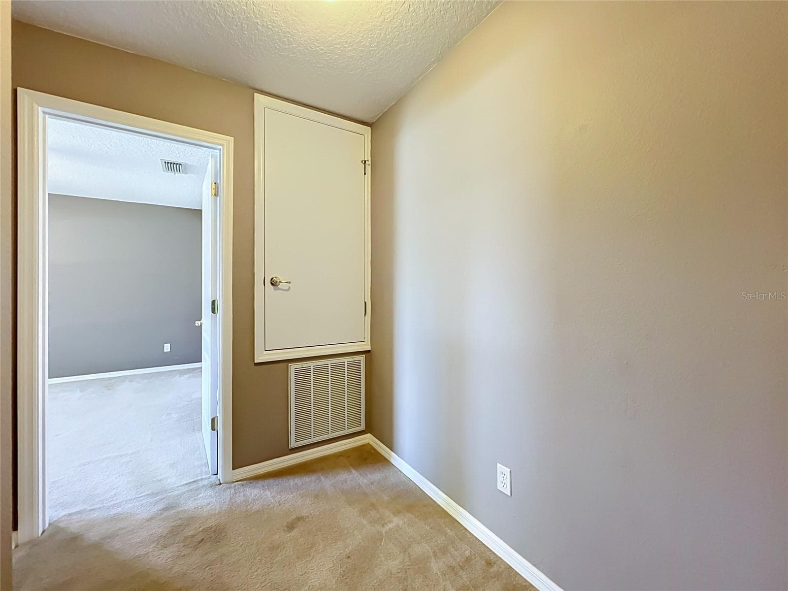 Single Family Residence at 8805 COURTYARD LN, GROVELAND, photo 50 of 92