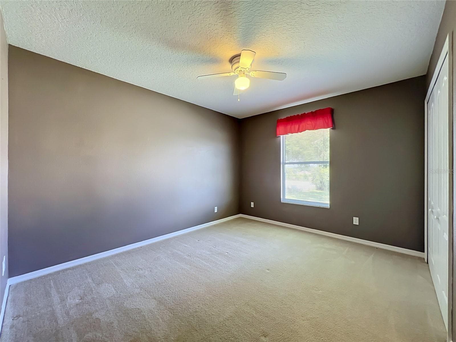Single Family Residence at 8805 COURTYARD LN, GROVELAND, photo 52 of 92
