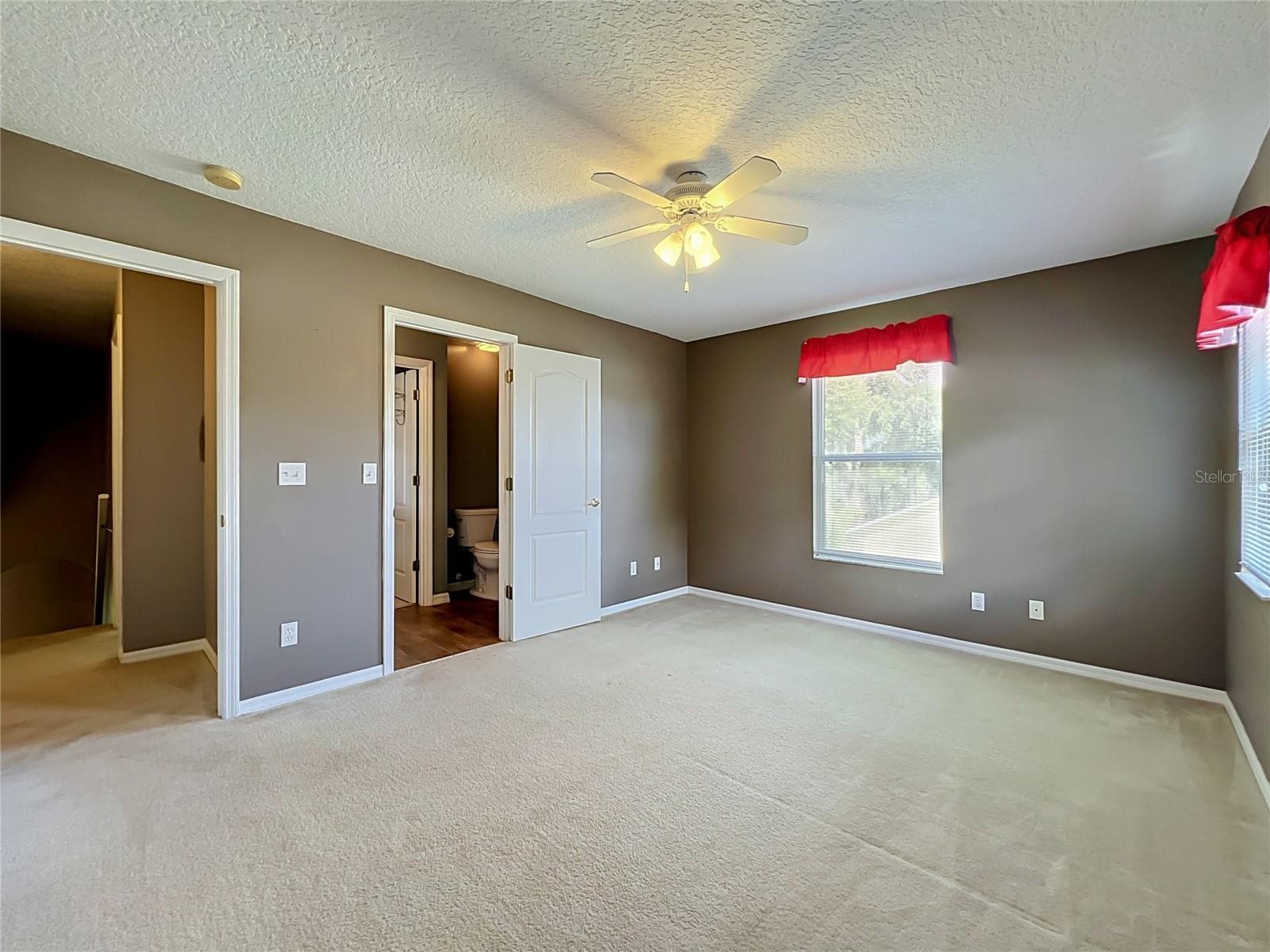 Single Family Residence at 8805 COURTYARD LN, GROVELAND, photo 55 of 92