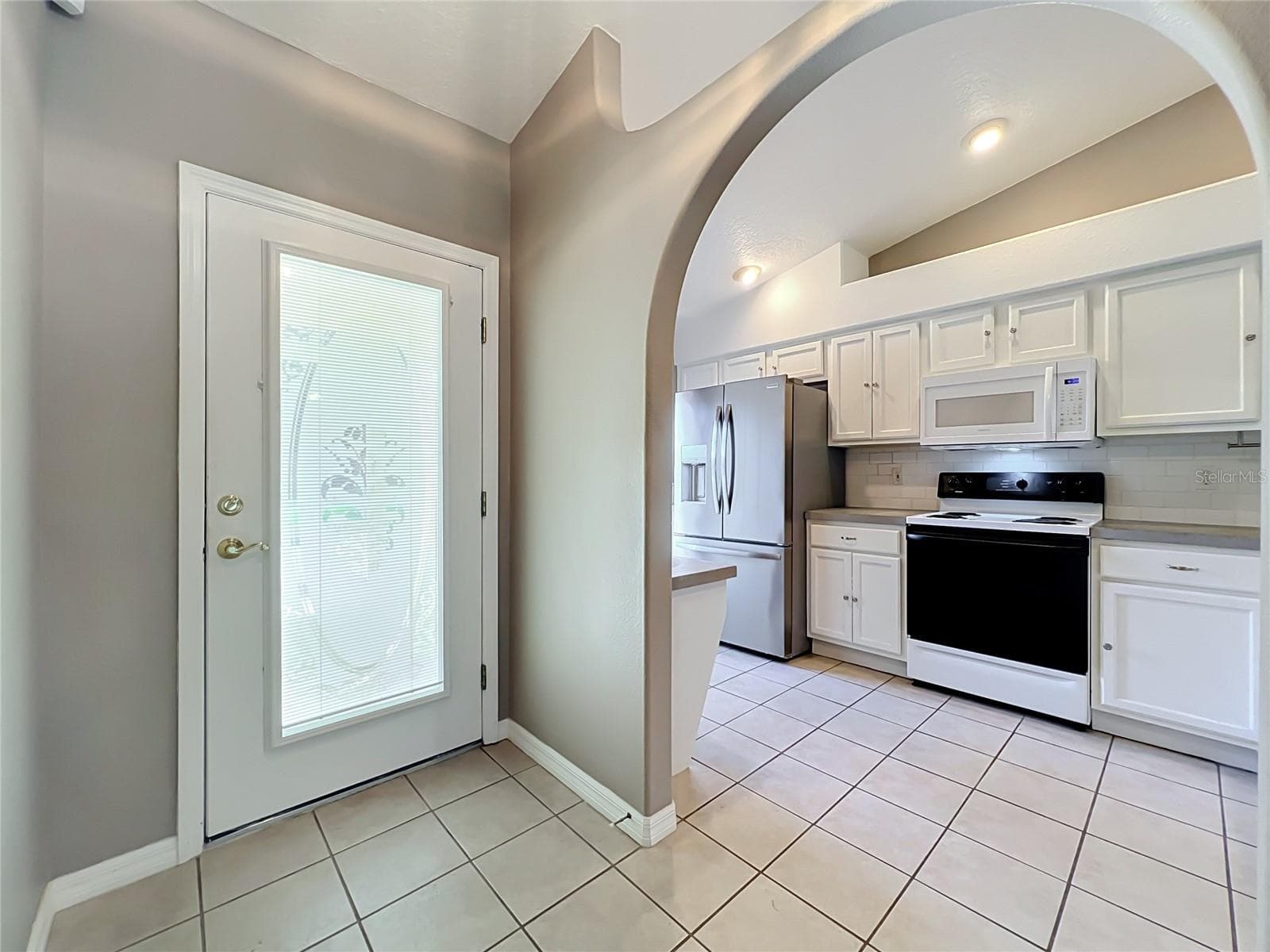 Single Family Residence at 8805 COURTYARD LN, GROVELAND, photo 65 of 92