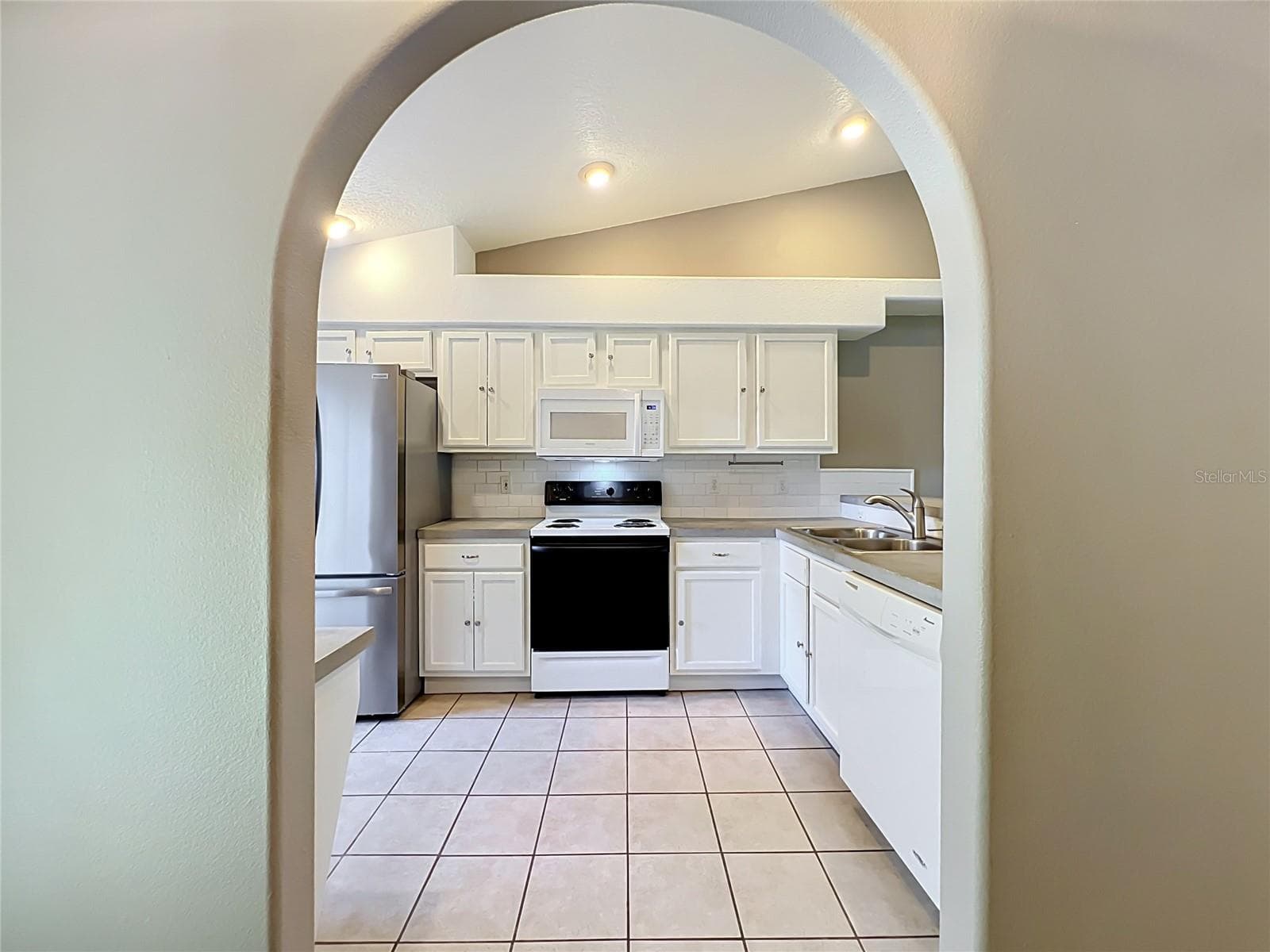 Single Family Residence at 8805 COURTYARD LN, GROVELAND, photo 67 of 92