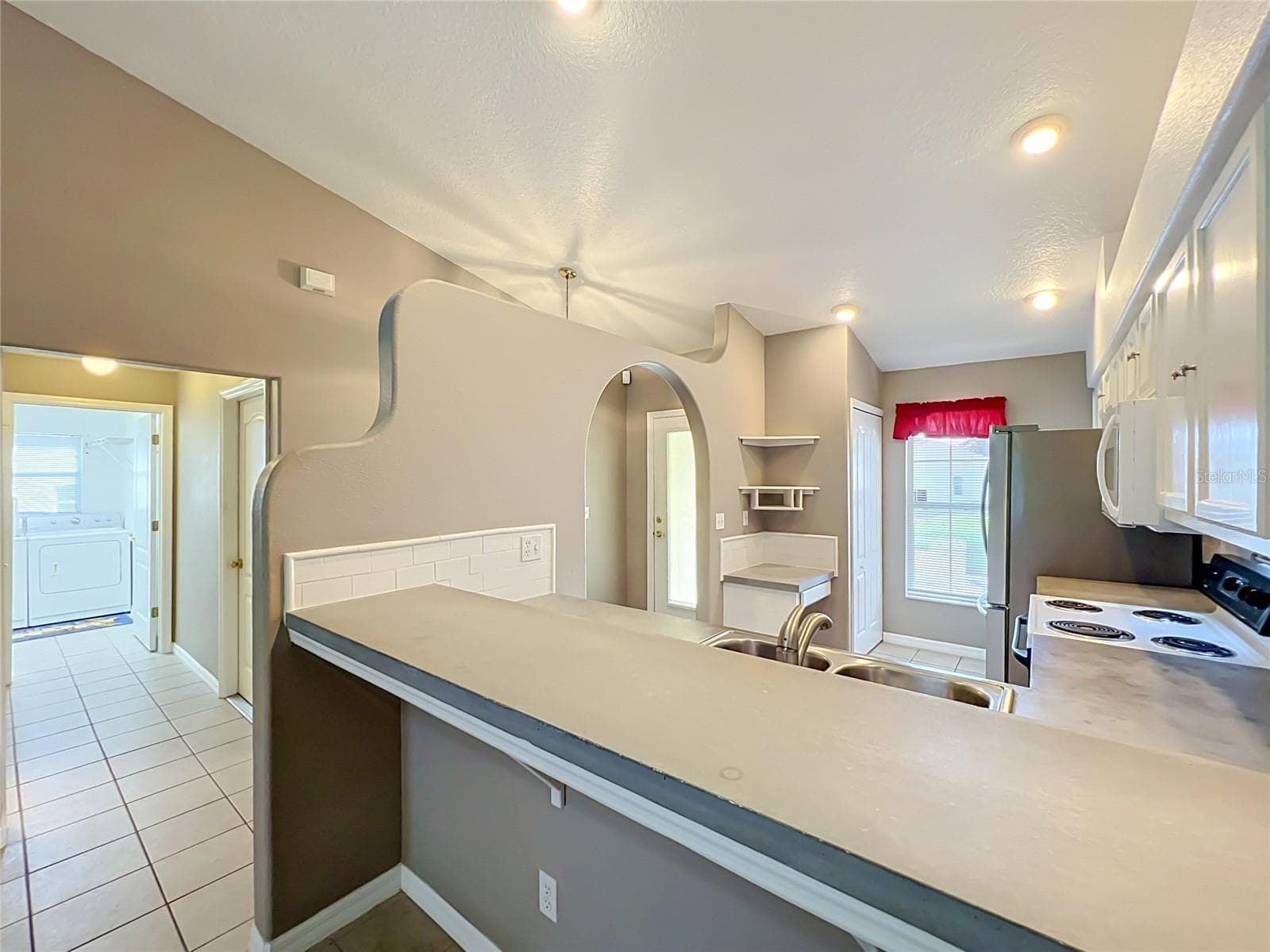 Single Family Residence at 8805 COURTYARD LN, GROVELAND, photo 80 of 92