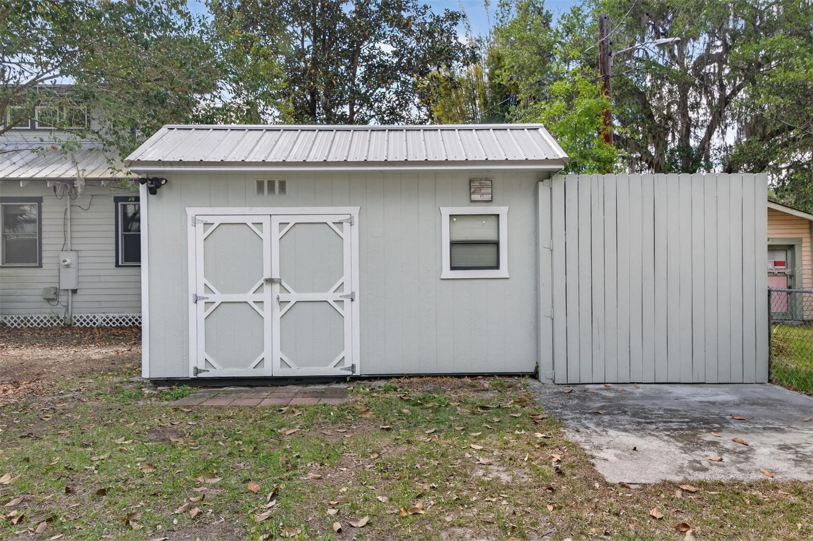 Single Family Residence at 630 NE 6TH AVE, GAINESVILLE, photo 35 of 39