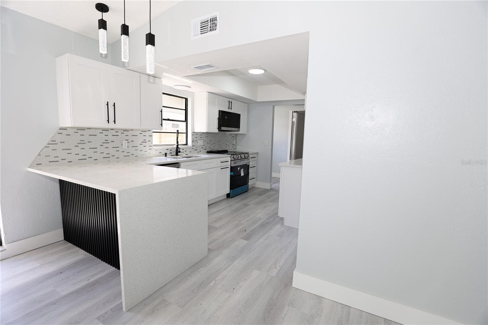 Single Family Residence at 524 WYNNWOOD DR, BRANDON, photo 21 of 86