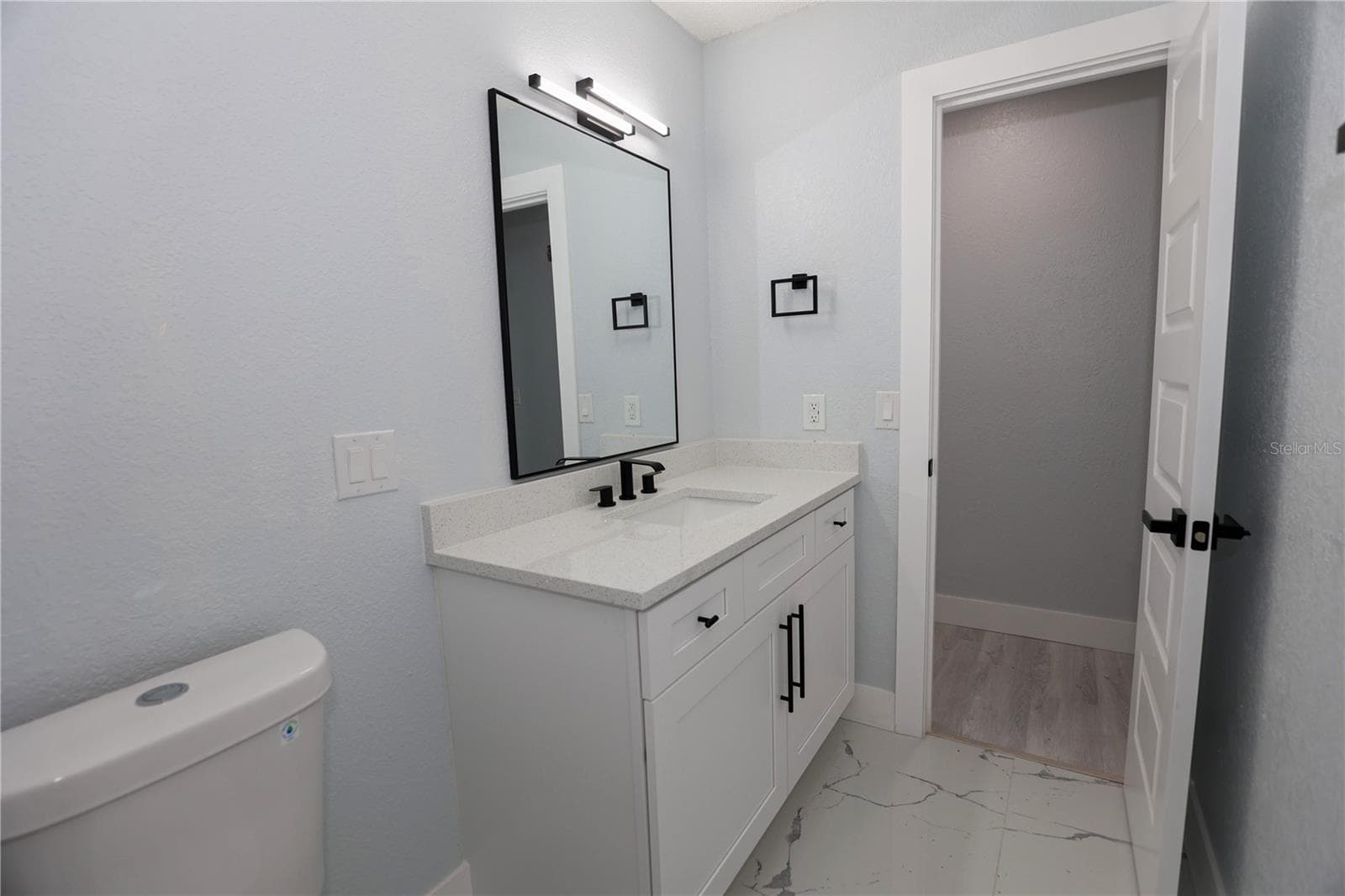Single Family Residence at 524 WYNNWOOD DR, BRANDON, photo 31 of 86