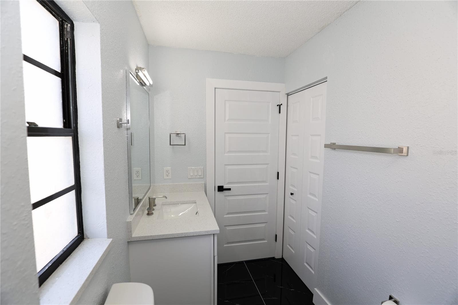 Single Family Residence at 524 WYNNWOOD DR, BRANDON, photo 34 of 86