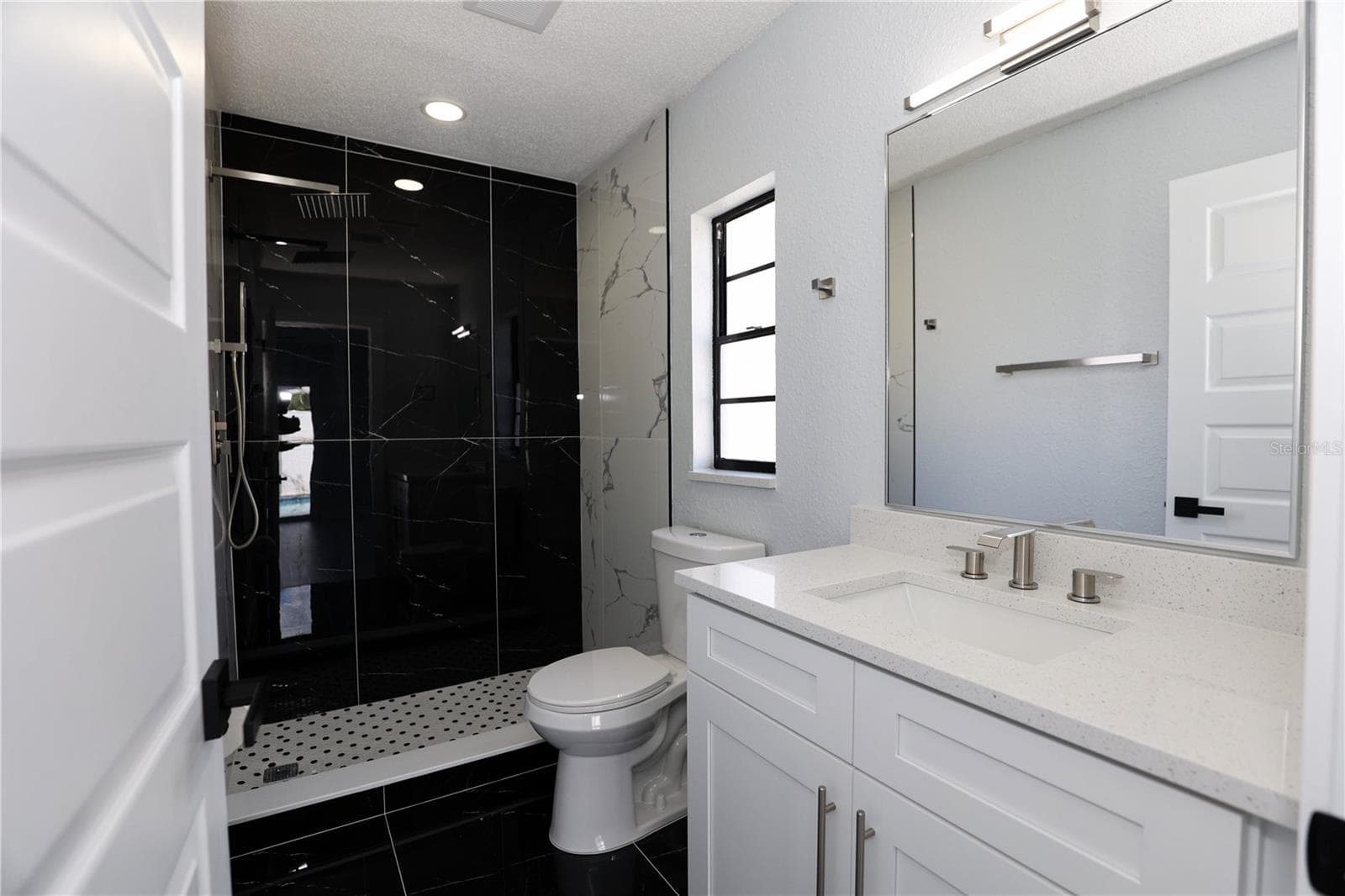 Single Family Residence at 524 WYNNWOOD DR, BRANDON, photo 35 of 86