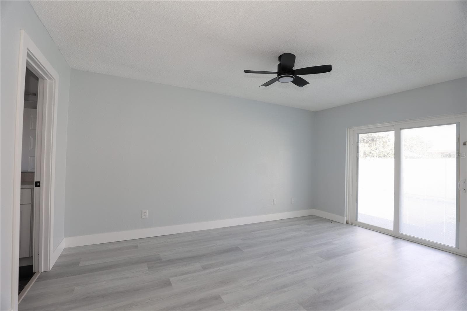 Single Family Residence at 524 WYNNWOOD DR, BRANDON, photo 44 of 86