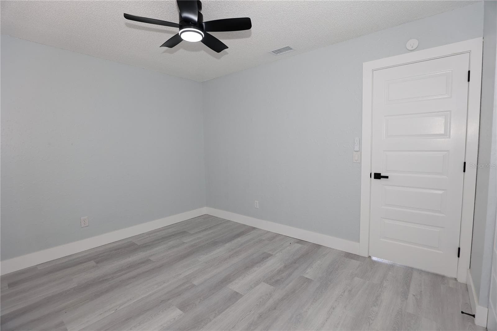 Single Family Residence at 524 WYNNWOOD DR, BRANDON, photo 49 of 86