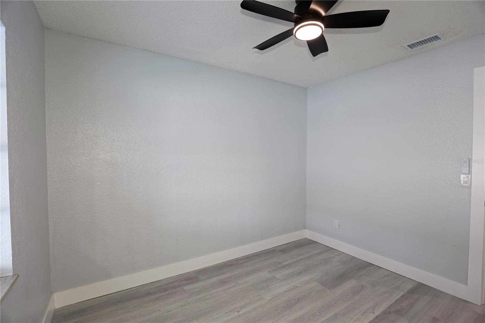 Single Family Residence at 524 WYNNWOOD DR, BRANDON, photo 55 of 86