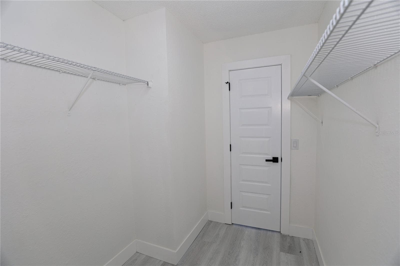 Single Family Residence at 524 WYNNWOOD DR, BRANDON, photo 65 of 86