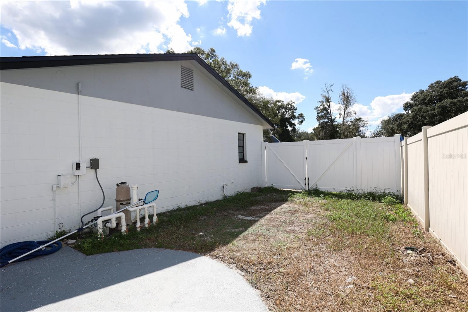 Single Family Residence at 524 WYNNWOOD DR, BRANDON, photo 78 of 86