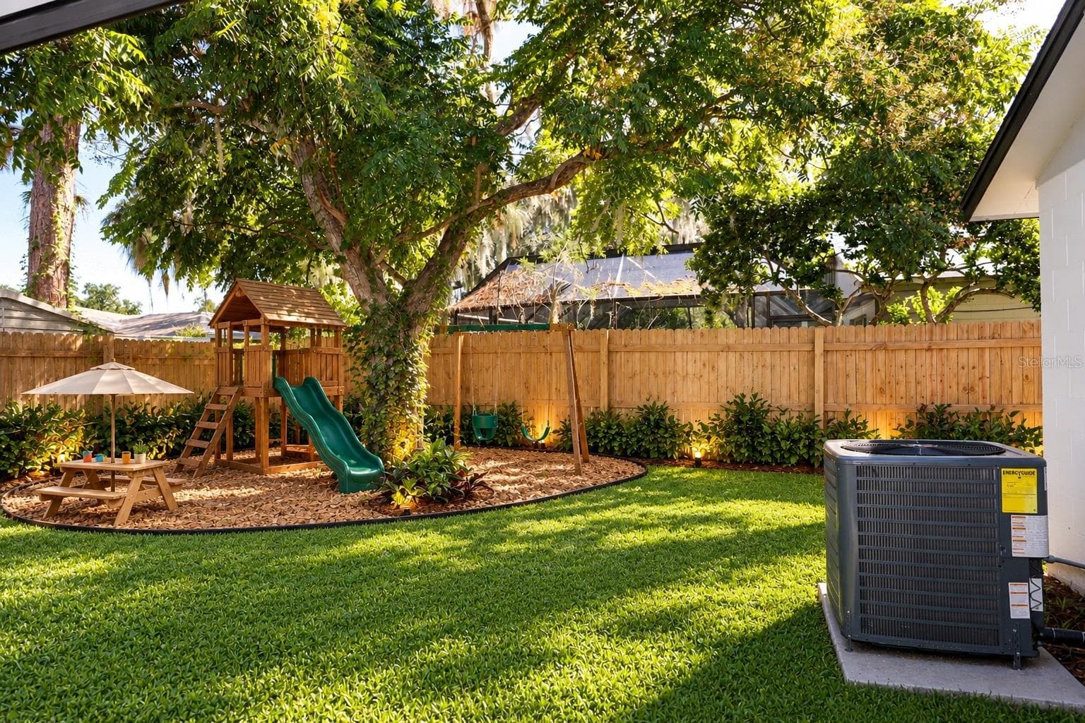 Single Family Residence at 524 WYNNWOOD DR, BRANDON, photo 86 of 86