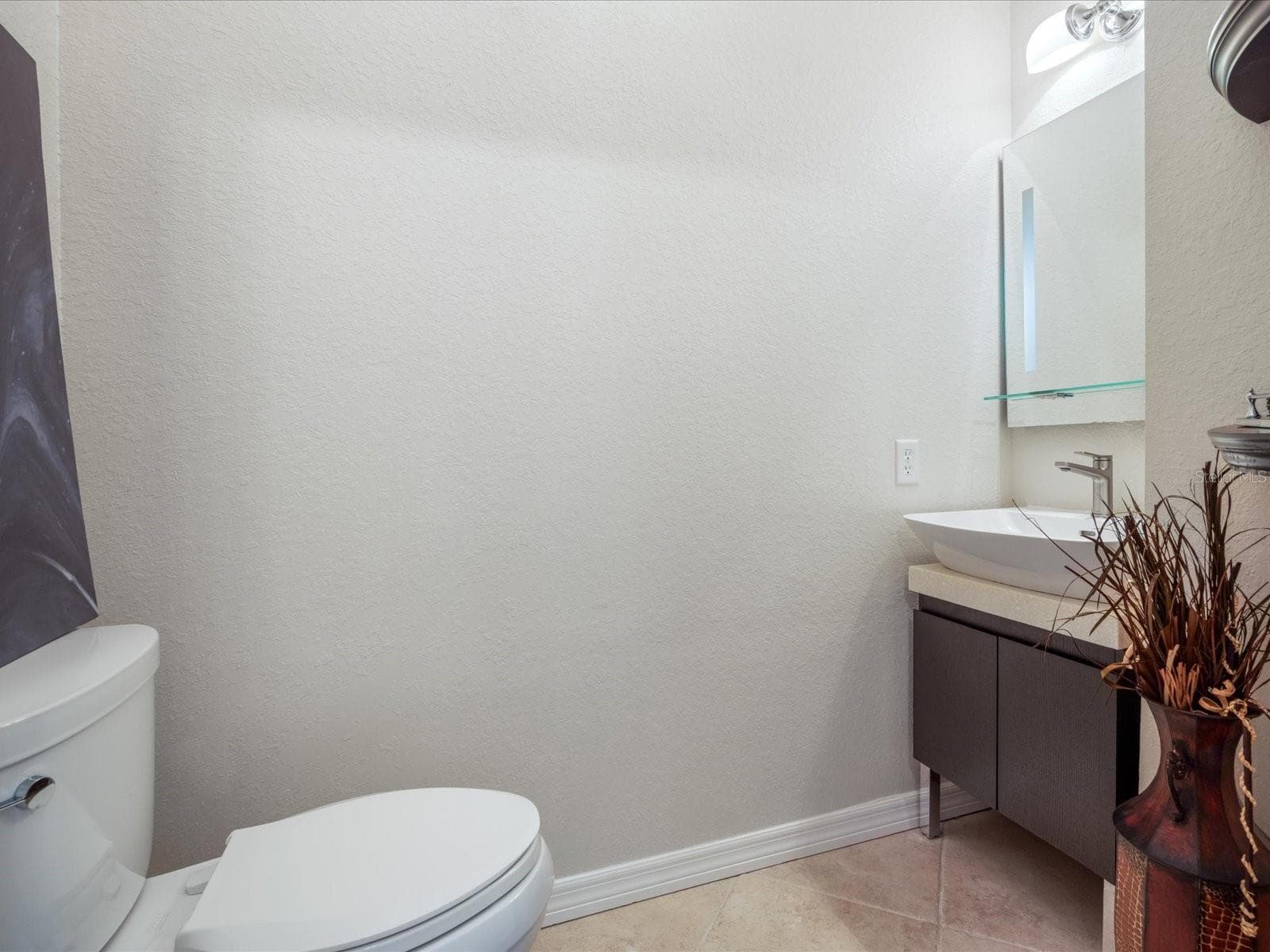 Single Family Residence at 10 WINDRUSH CT, OLDSMAR, photo 6 of 55