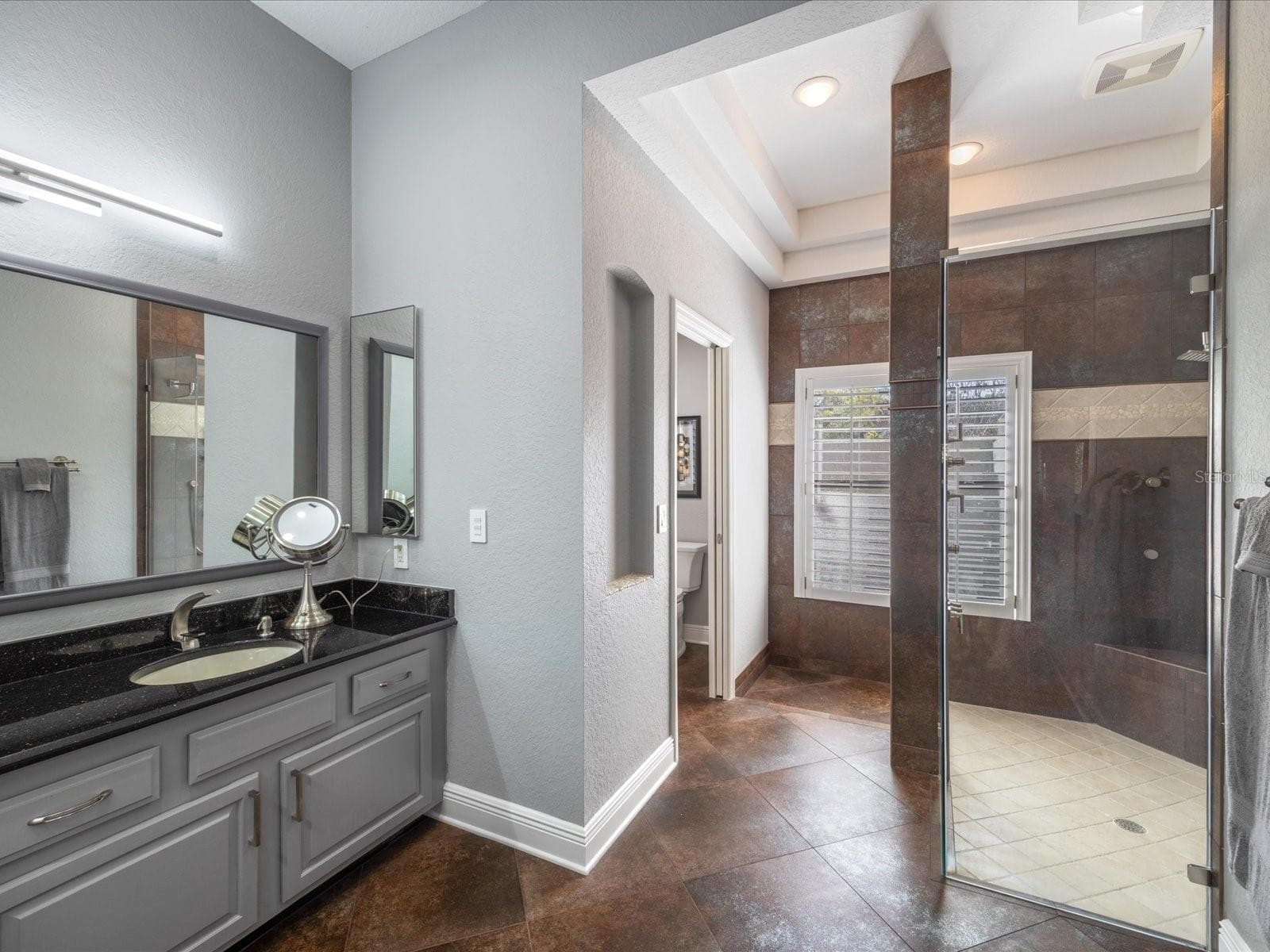 Single Family Residence at 10 WINDRUSH CT, OLDSMAR, photo 13 of 55