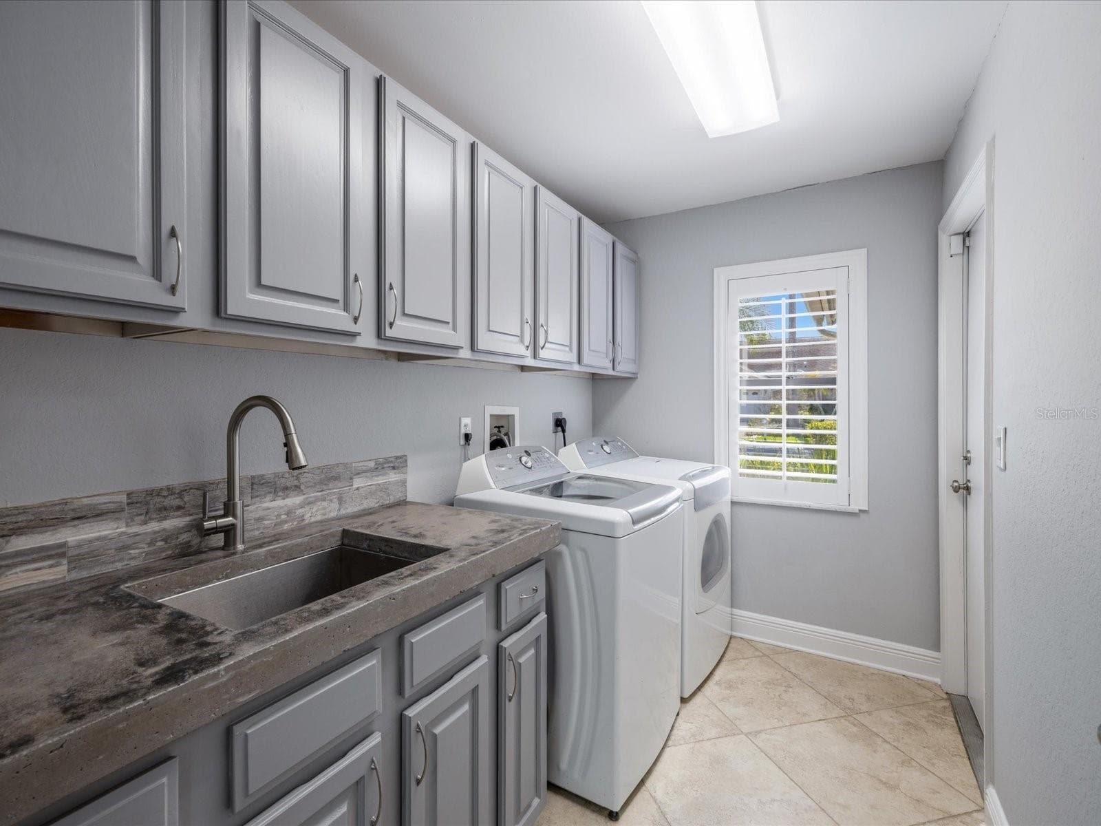 Single Family Residence at 10 WINDRUSH CT, OLDSMAR, photo 30 of 55