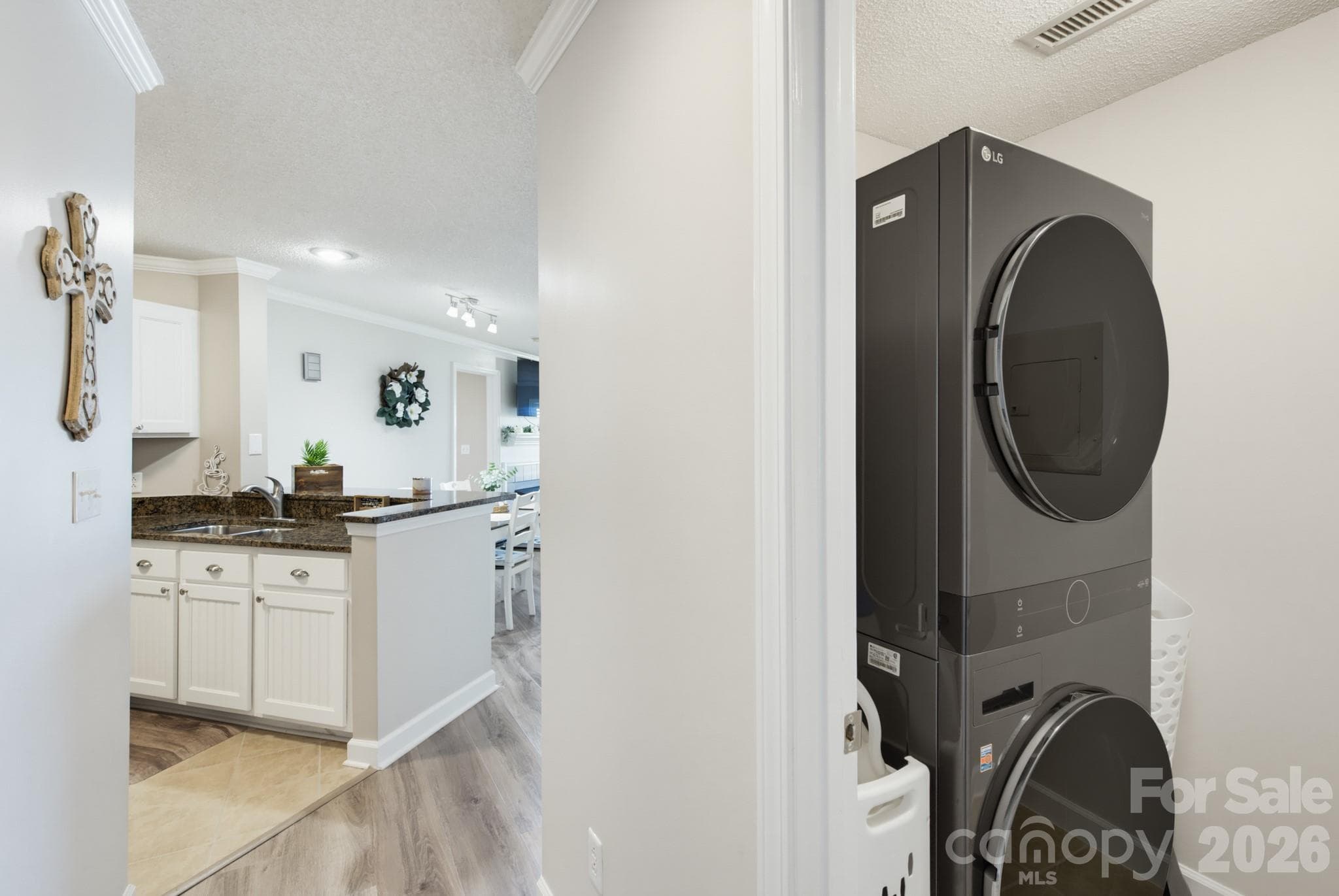 Condominium at 1338 Torrence Circle, Davidson, photo 28 of 48