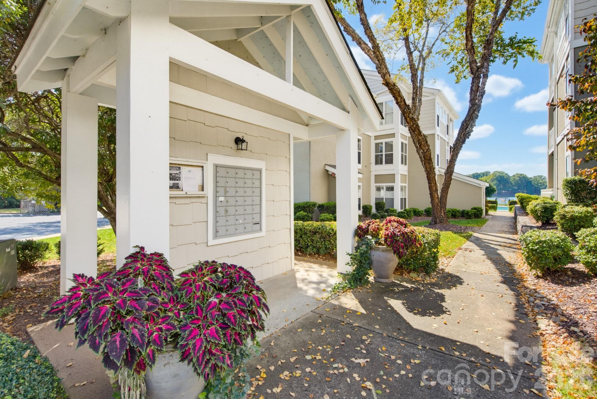 Condominium at 1338 Torrence Circle, Davidson, photo 29 of 48
