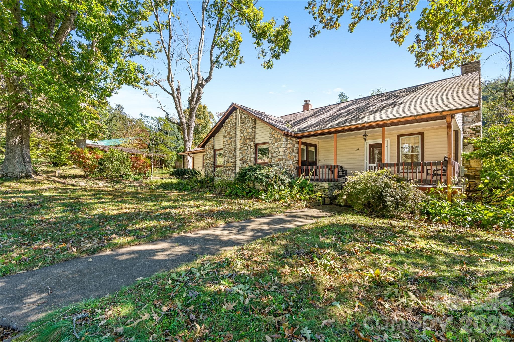Single Family Residence at 18 Mission Lane, Fairview, photo 2 of 46