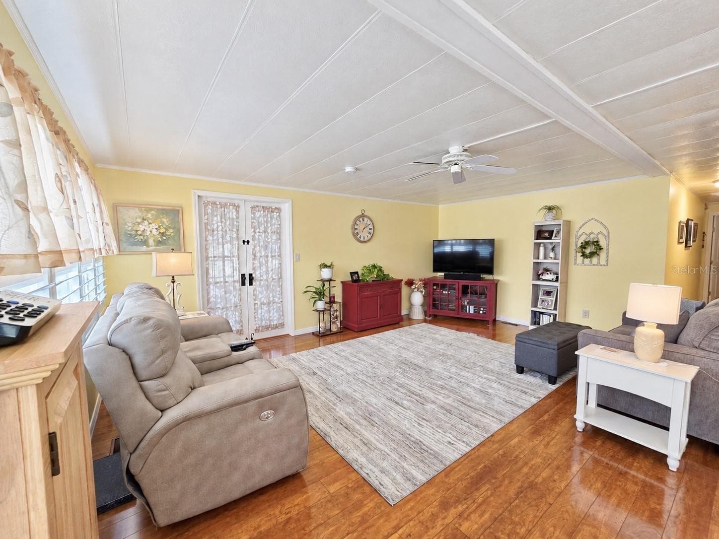 Mobile Home at 143 MELODY LN, TARPON SPRINGS, photo 28 of 93