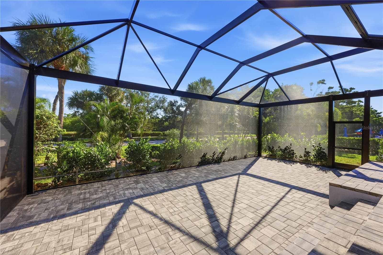 Huge screened lanai - 2141 HARBOURSIDE DR #1203, LONGBOAT KEY