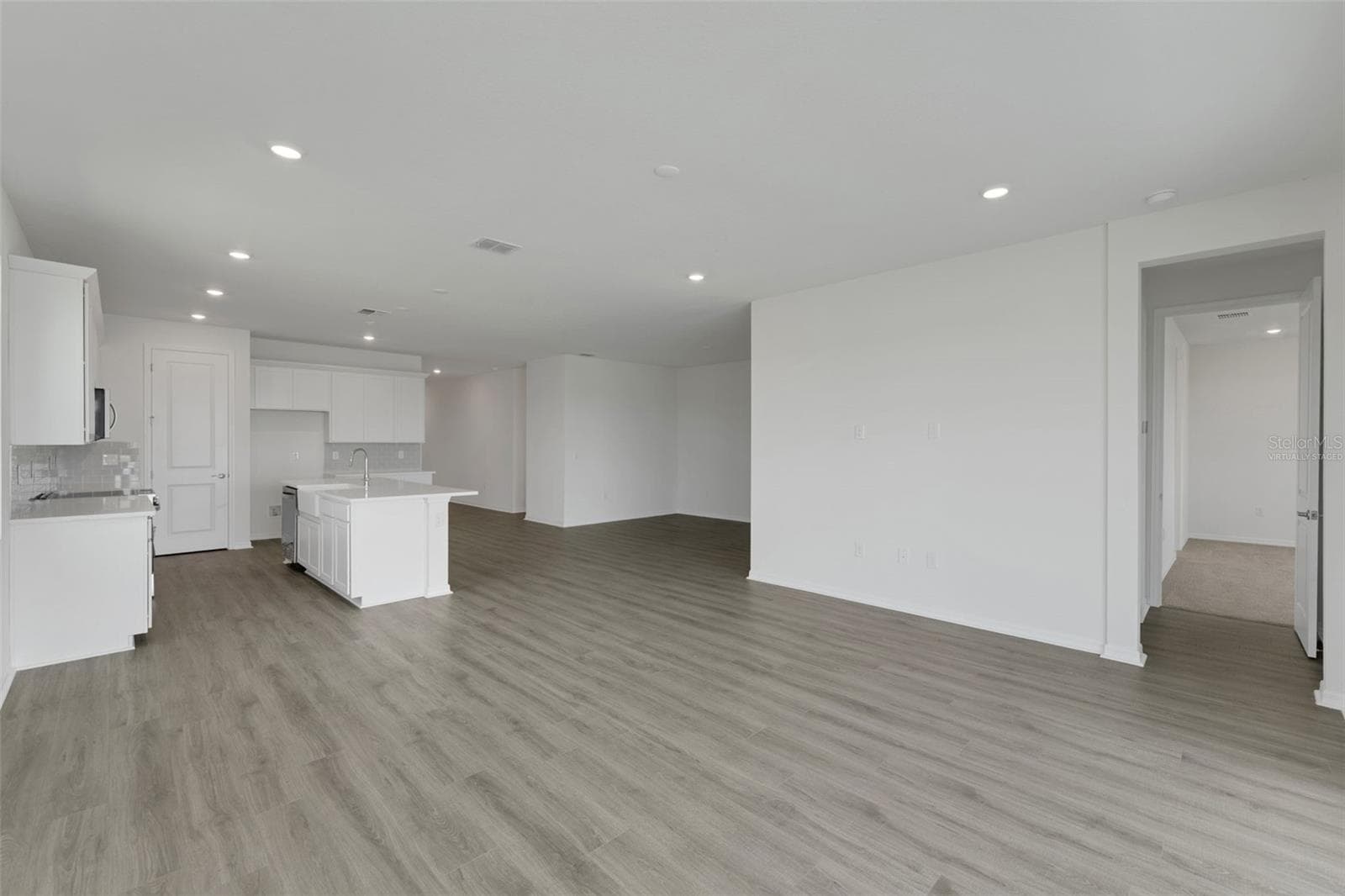 Virtually Staged - 16930 SQUIRREL BRANCH LN, ALVA