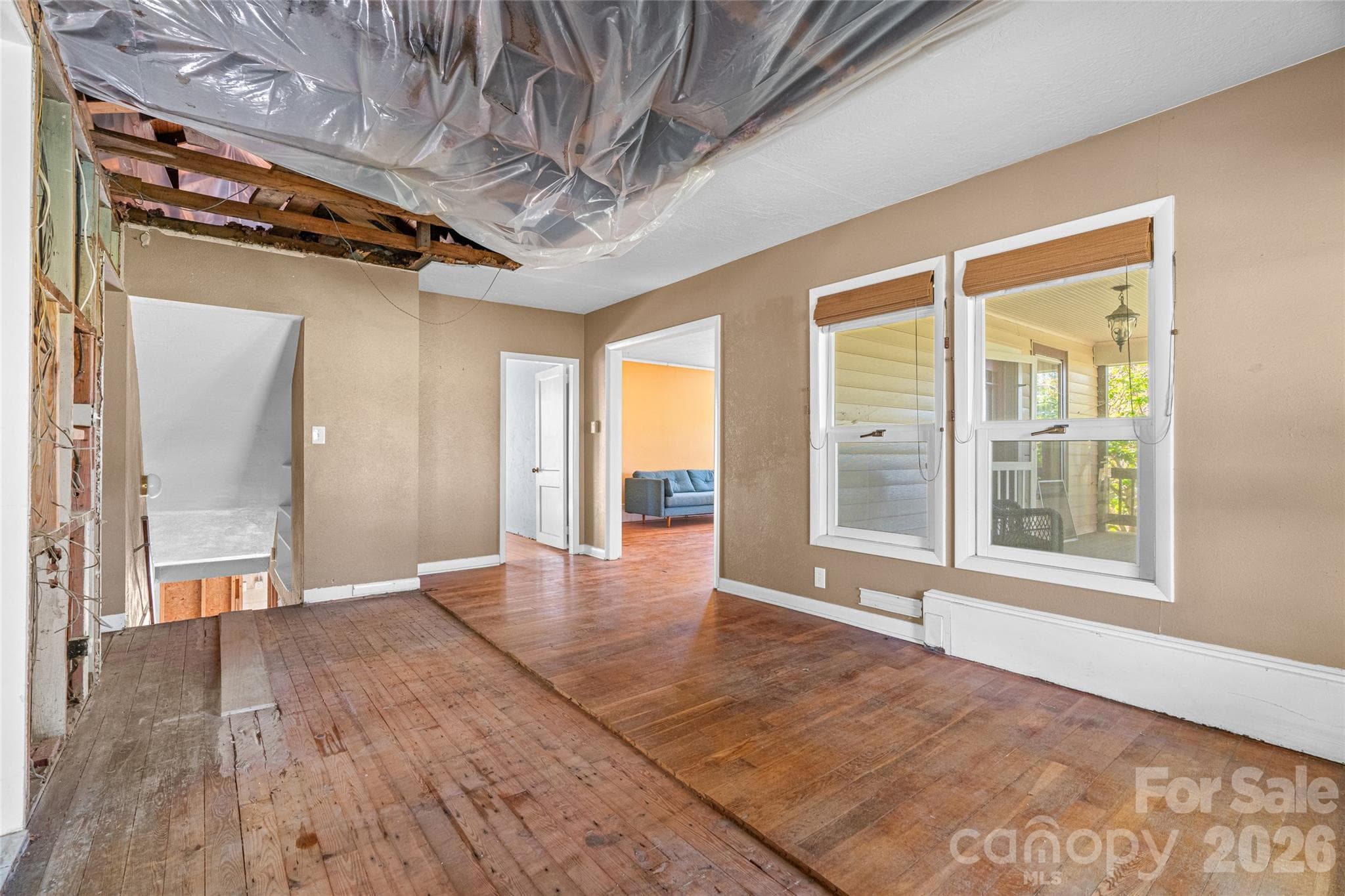 Single Family Residence at 18 Mission Lane, Fairview, photo 19 of 46