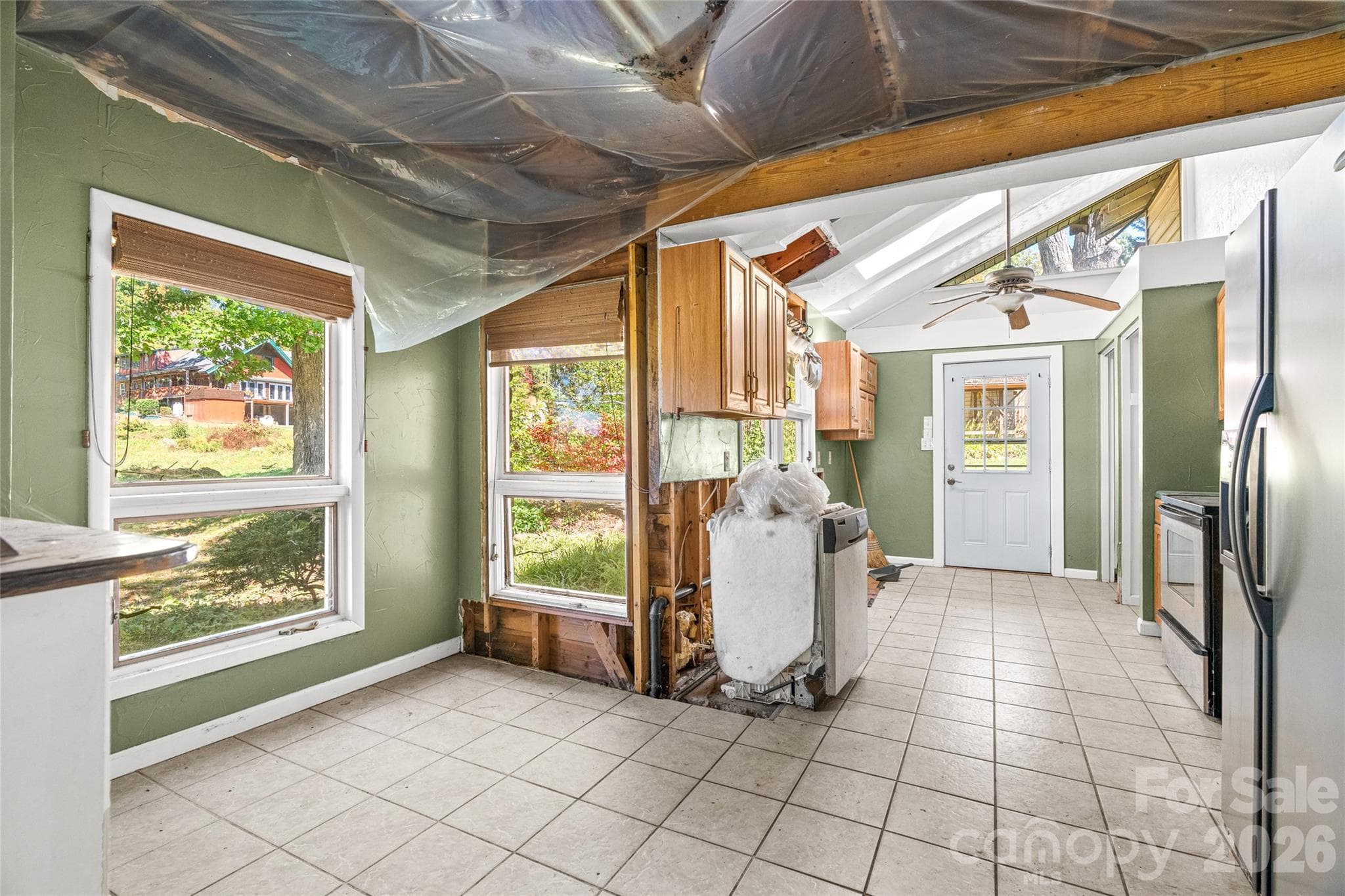 Single Family Residence at 18 Mission Lane, Fairview, photo 21 of 46