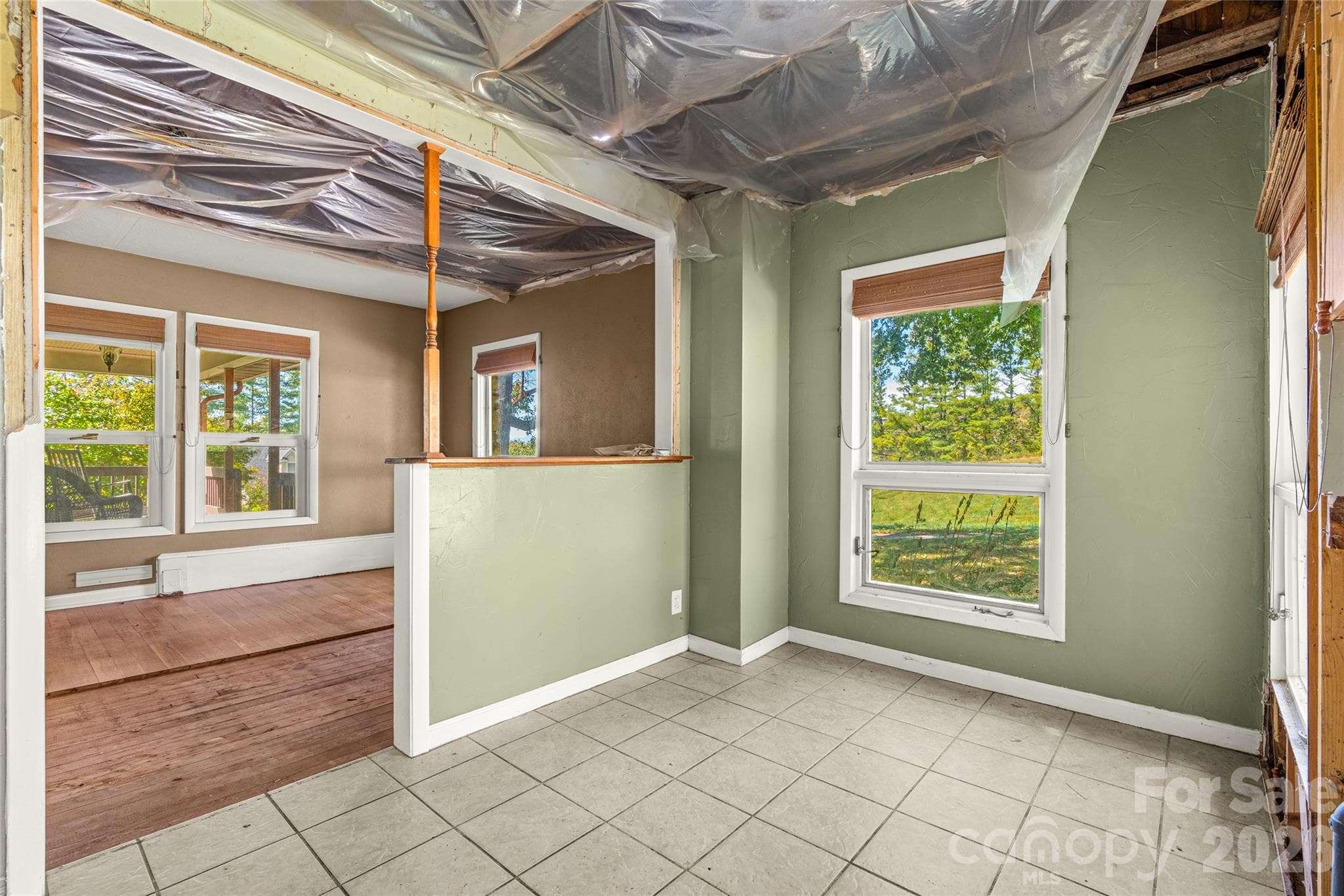 Single Family Residence at 18 Mission Lane, Fairview, photo 23 of 46