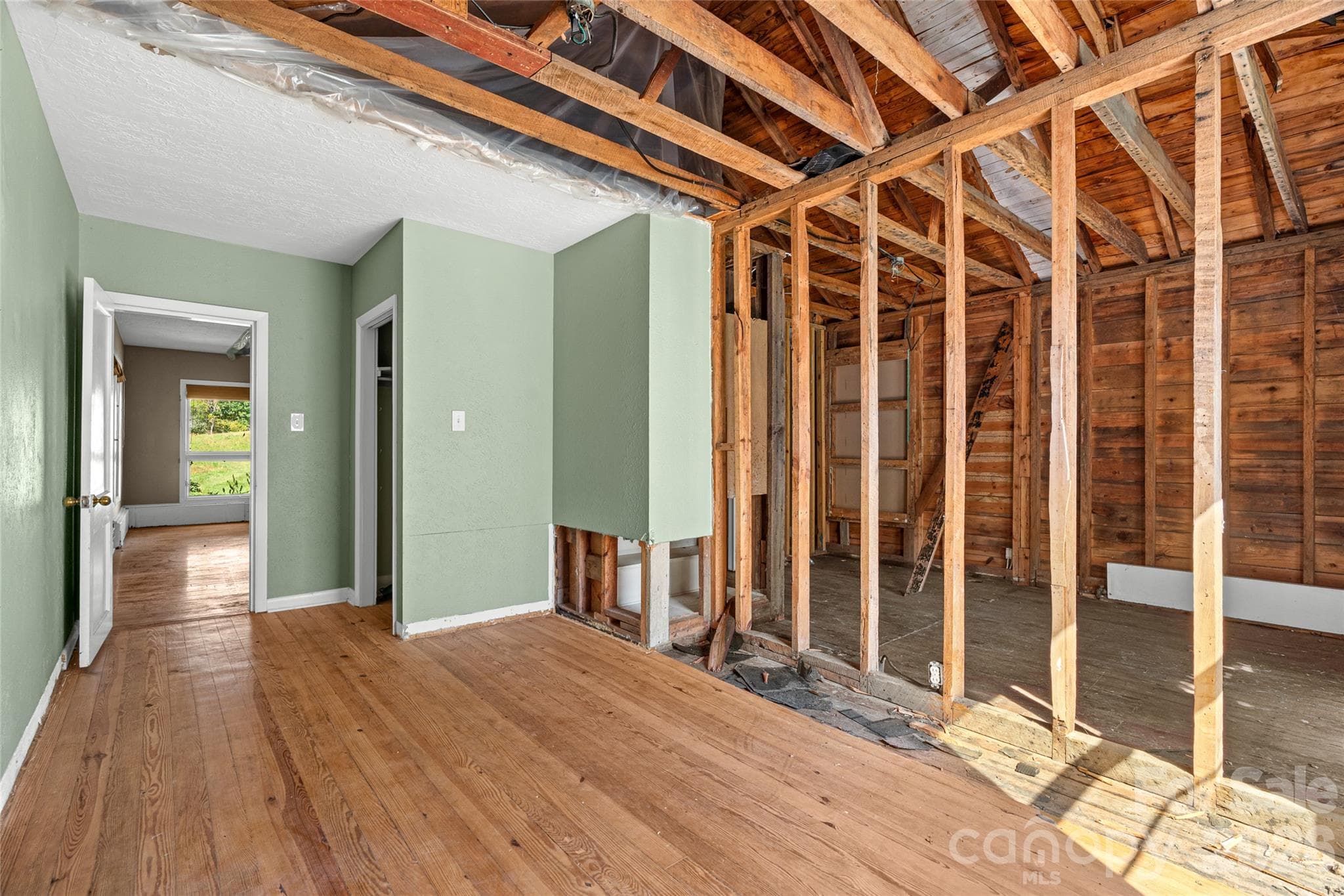 Single Family Residence at 18 Mission Lane, Fairview, photo 27 of 46