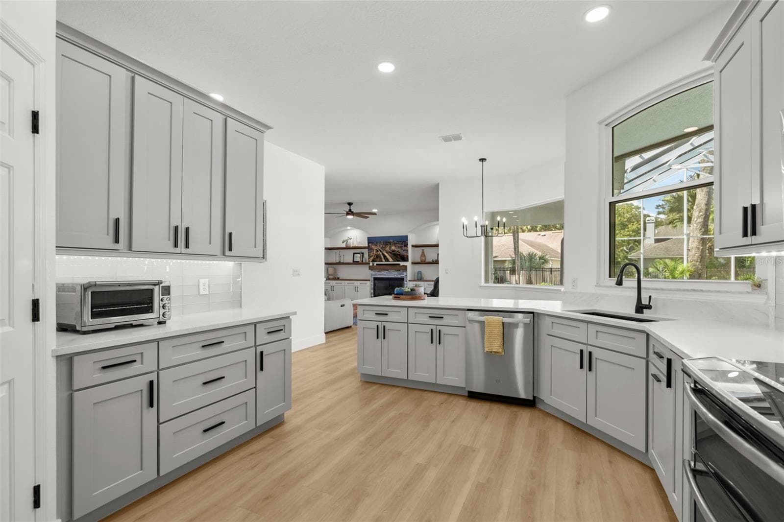 Single Family Residence at 5331 LAKE BLUFF TER, SANFORD, photo 10 of 51