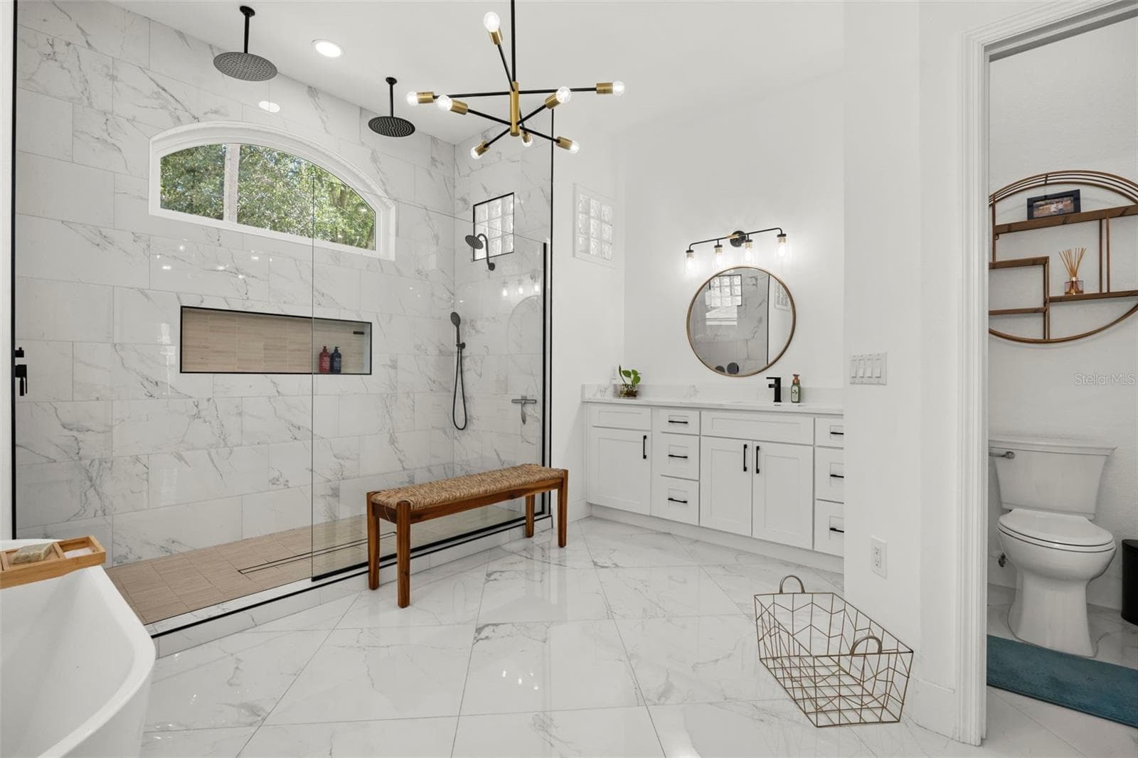 Primary bath - 5331 LAKE BLUFF TER, SANFORD