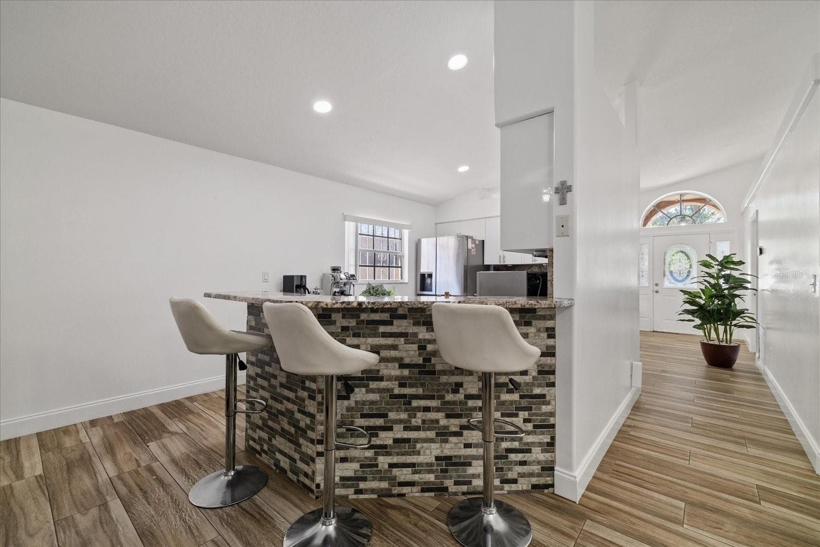 Single Family Residence at 8712 FOUNTAIN AVE, TAMPA, photo 18 of 65
