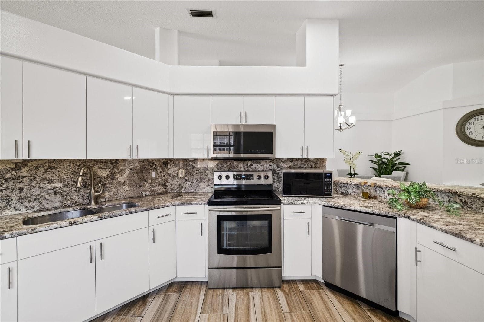 Single Family Residence at 8712 FOUNTAIN AVE, TAMPA, photo 22 of 65