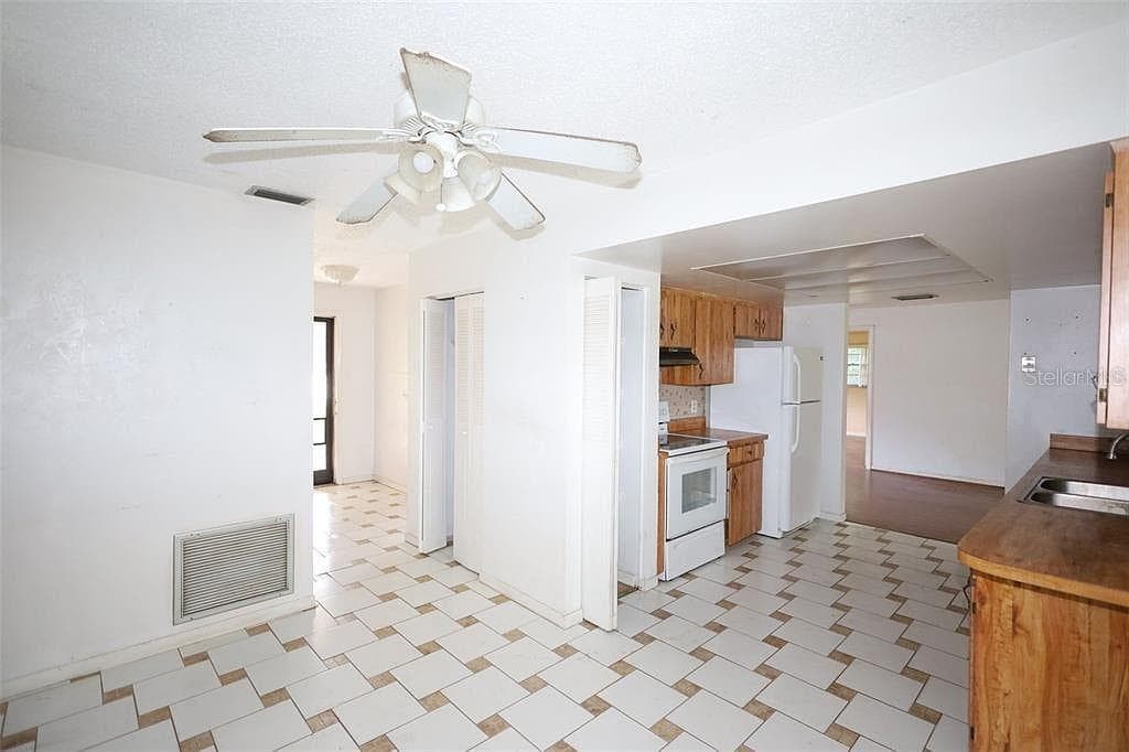 Single Family Residence at 339 COLOMBA RD, DEBARY, photo 47 of 61